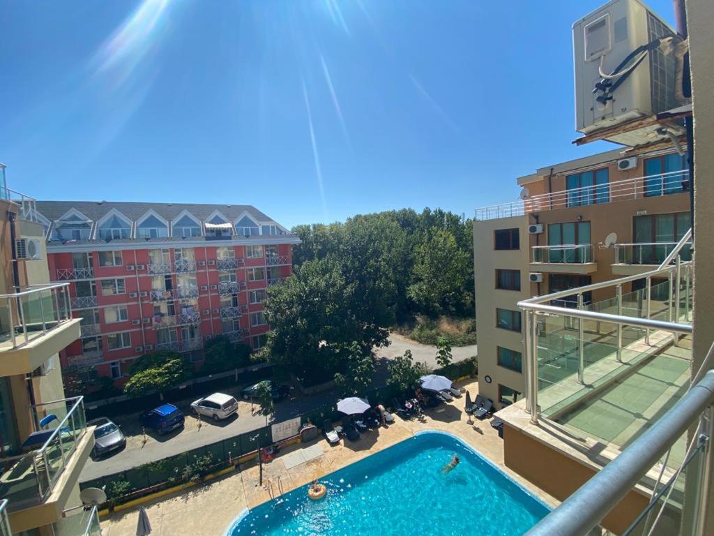 Апартаменти Studio In Amadeus XI Сонячний Берег Екстер'єр фото